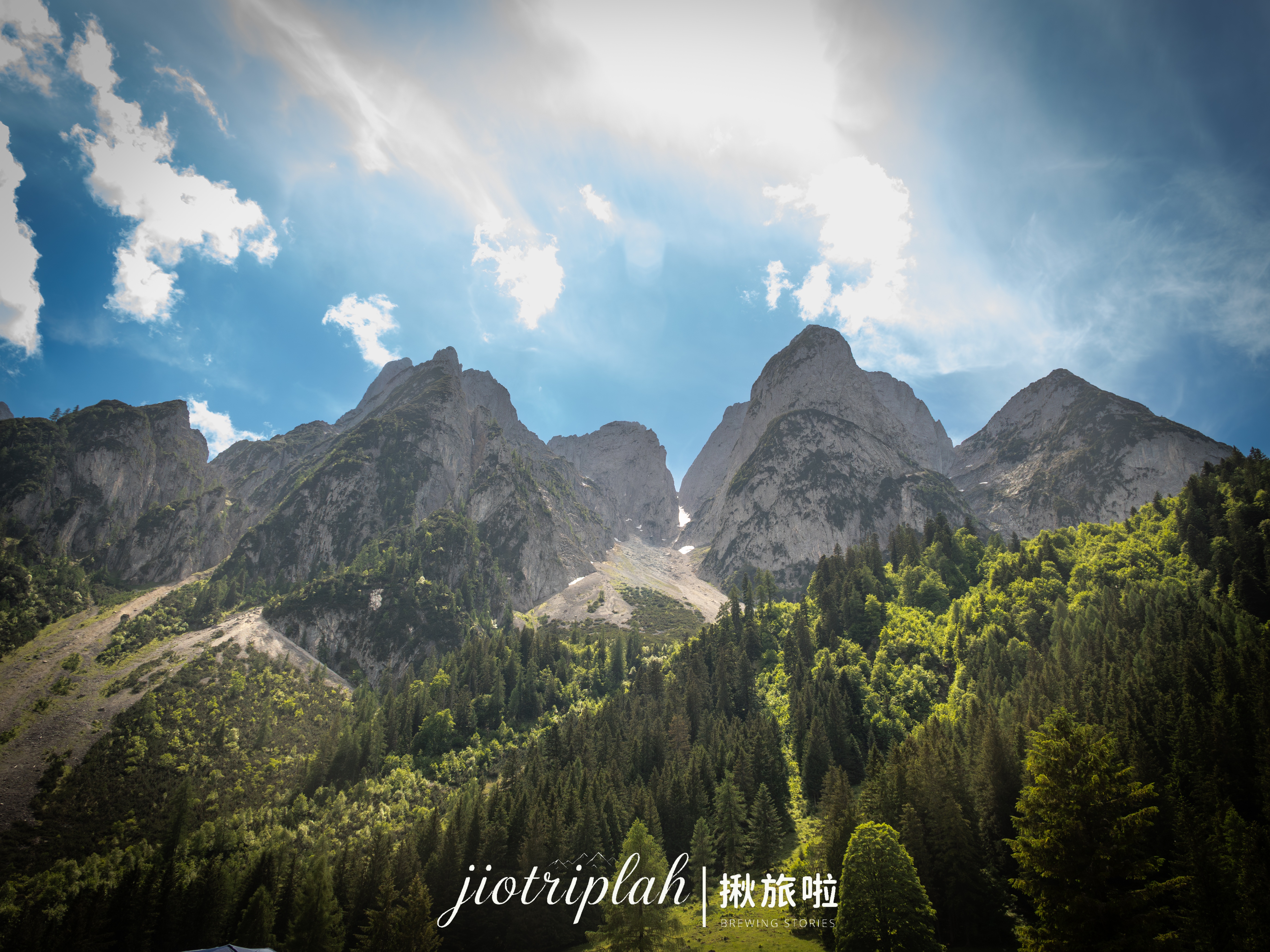 群山峭壁